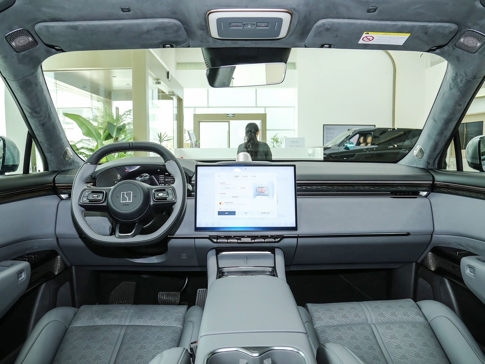 2026-75-kwh-max-rwd-09.jpg