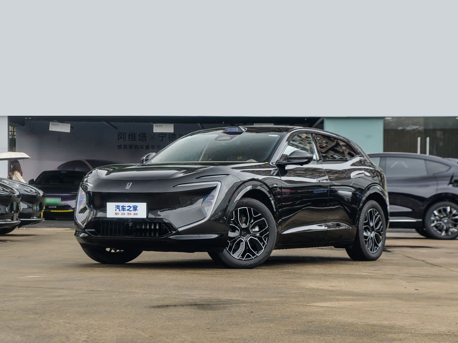 2026-ultra-ev-awd-01.jpg